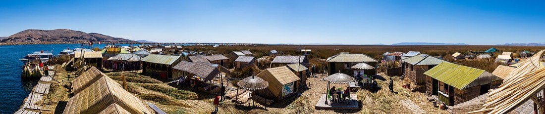 Islas flotantes de los Uros en el Lago Titicaca